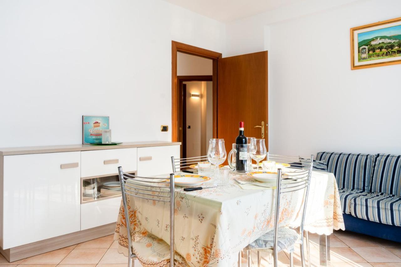 Casa Del Giardino Bright Apartment Bastia Umbra Bagian luar foto