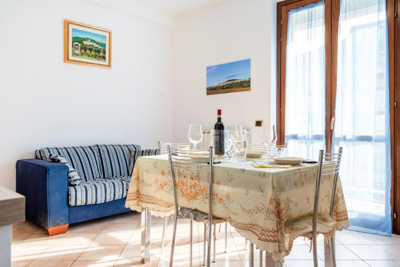 Casa Del Giardino Bright Apartment Bastia Umbra Bagian luar foto