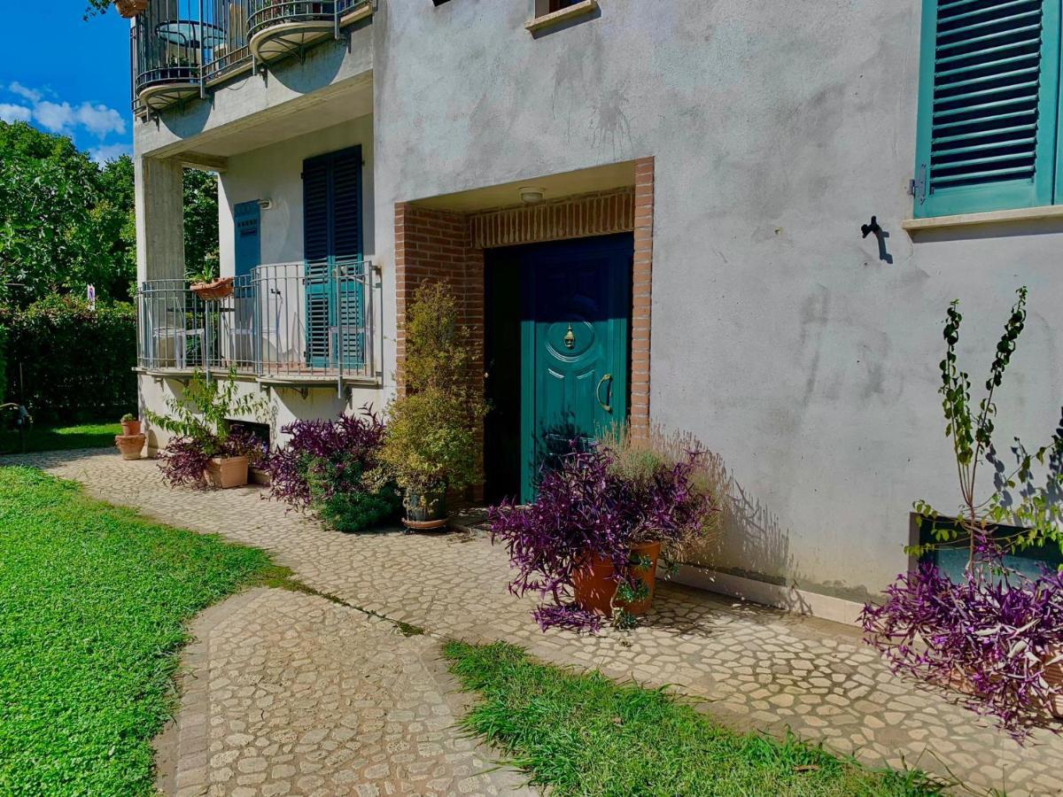 Casa Del Giardino Bright Apartment Bastia Umbra Bagian luar foto